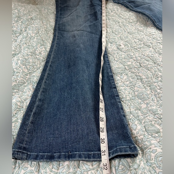 Chelsea and Violet patch pocket Women's stretch Flared Blue Jeans - Picture 5 of 10